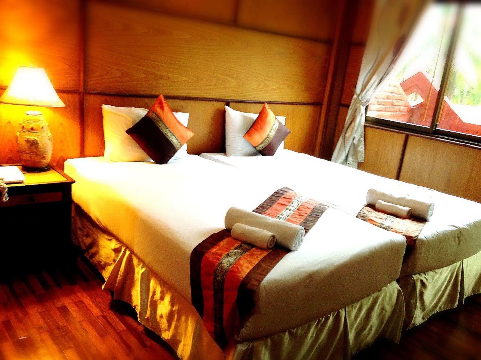Samut Songkhram Jaroenrat Resort מראה חיצוני תמונה